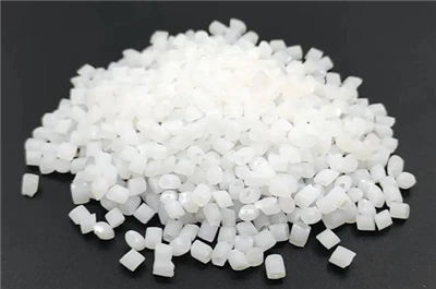 Bij de bereiding van thermoplastische koolstofvezels gebruikt de industrie ge...
