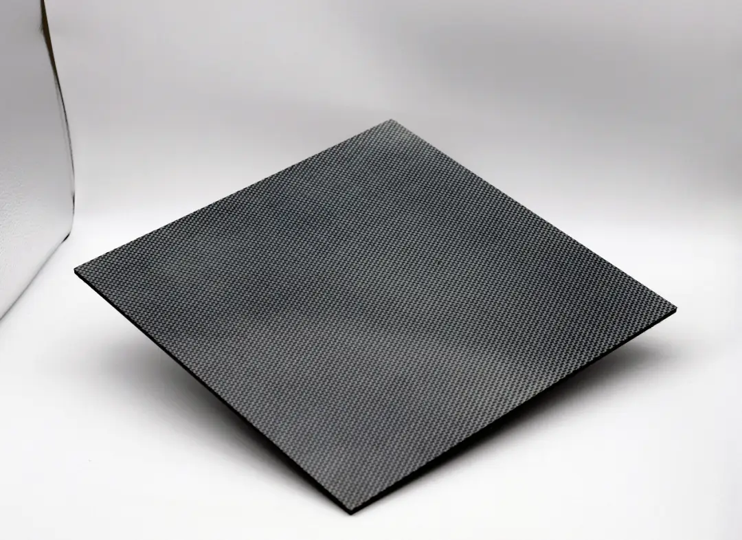 De groeiende toepassingen van thermoplastische koolstofvezelpanelen
